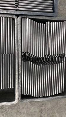 1.60-1.65g/cm3 Low Density Graphite Rod for Electrode Forming Way Extruded Graphite