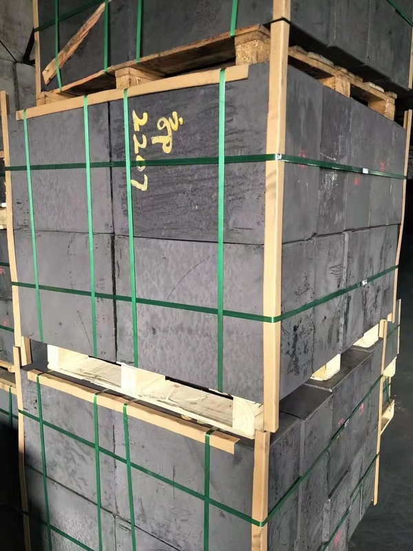 EDM Graphite 8-10 Micron Grain Size Customization Density 1.85g/cm3 Molded Forming Way