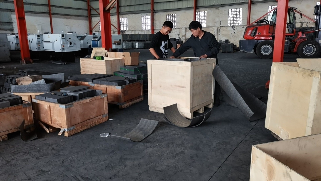Carbon Content 1.85g/cm3 Fine Grain Molded Graphite Slab for Pure Graphite Block